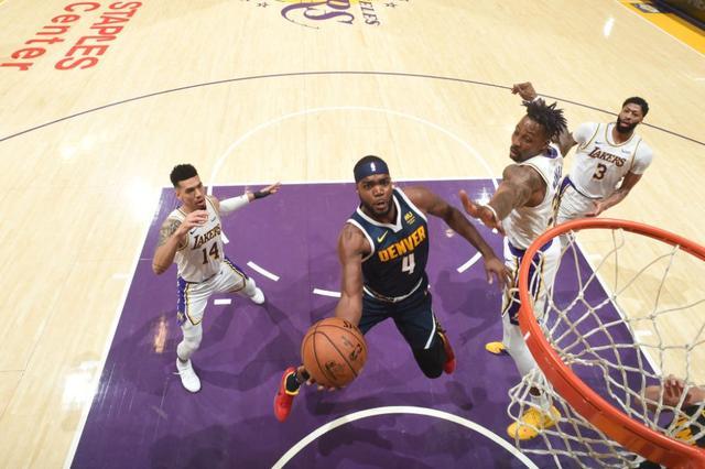 边路合围 边路合围