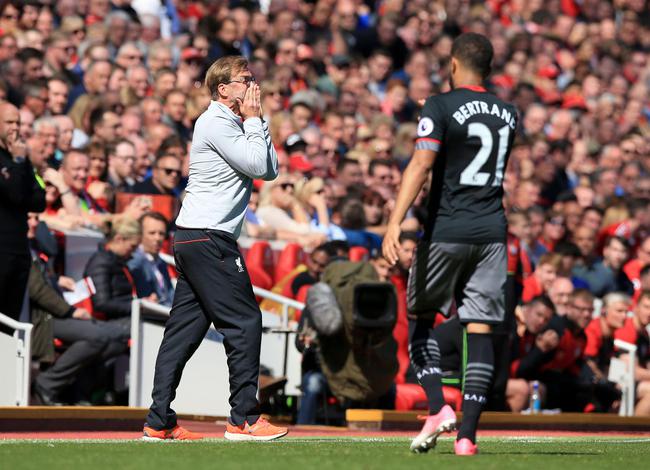 他能在左肋 他能在左肋